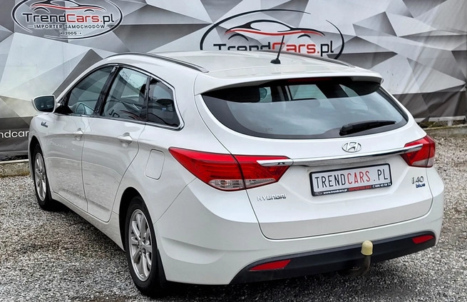 Hyundai i40 cena 38990 przebieg: 199000, rok produkcji 2011 z Wałbrzych małe 407